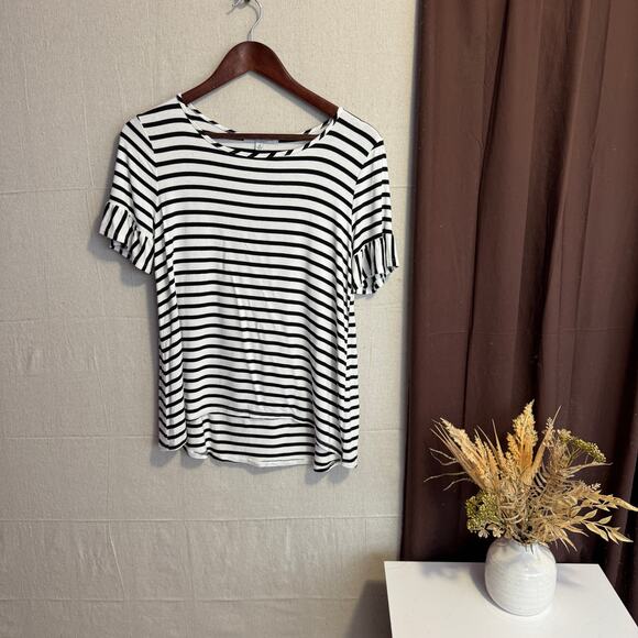 Green Envelope Top Size M Black White Striped Short Ruffle Sleeve Casual Tee - Picture 1 of 9